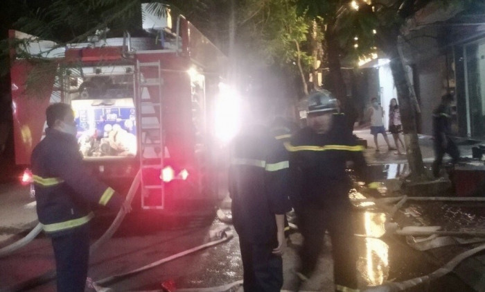 Hải Phòng: Kịp thời giải cứu 3 người trong vụ cháy ngôi nhà 4 tầng 1