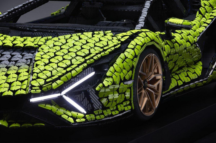 Cận cảnh siêu xe Lamborghini Sian mô hình làm từ 400 nghìn mảnh ghép Lego 10