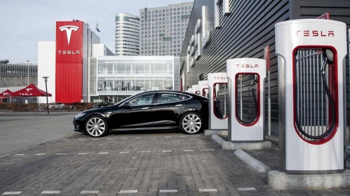 Tesla kiếm tỷ đô khi chia sẻ trạm sạc xe điện 1