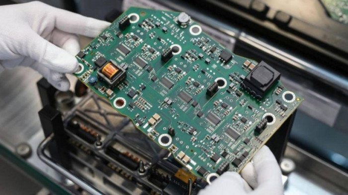 Trung Quốc phạt 3 công ty tăng giá bán chip ô tô 1