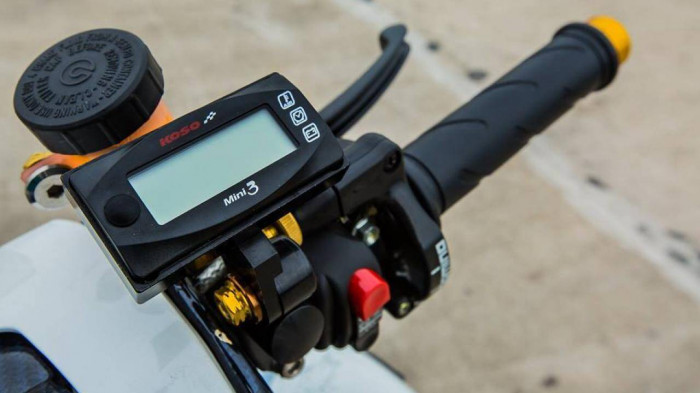 Cận cảnh Yamaha Exciter được độ theo phong cách xe phân khối lớn 4