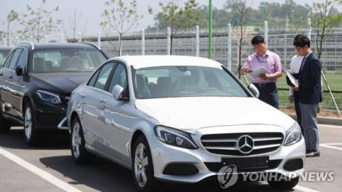 mercedes-benz bị phạt 16,9 triệu usd do gian lận khí thải