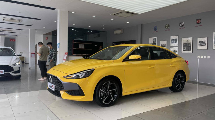 hàng loạt mẫu sedan hạng c lên lịch ra mắt đầu năm