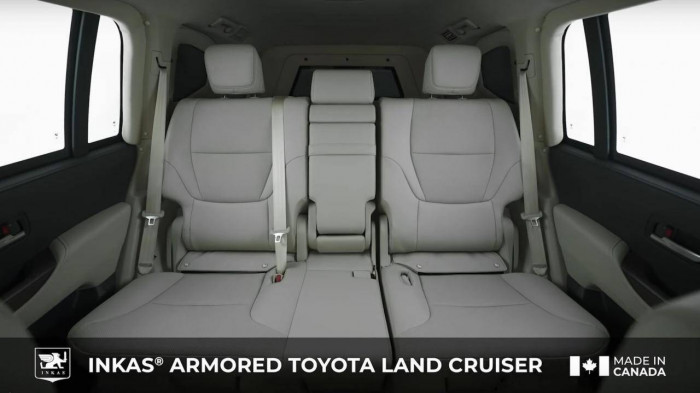 cận cảnh toyota land cruiser 2022 được bọc giáp chống đạn