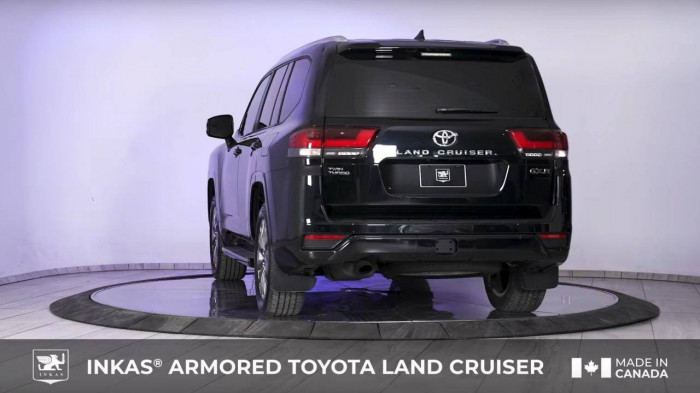 cận cảnh toyota land cruiser 2022 được bọc giáp chống đạn