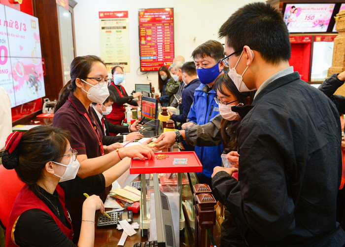 có nên bình ổn thị trường vàng?