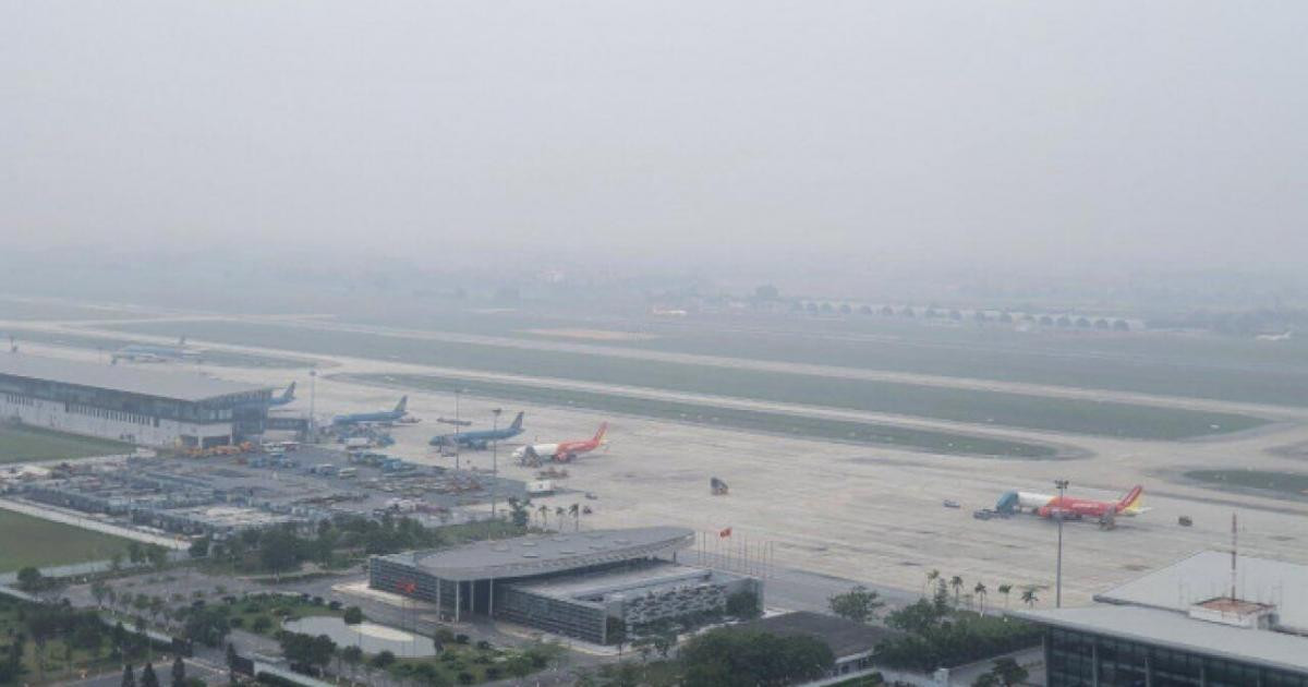 Nhiều chuyến bay đi Vinh, Thanh Hóa phải hạ cánh Nội Bài vì thời tiết xấu