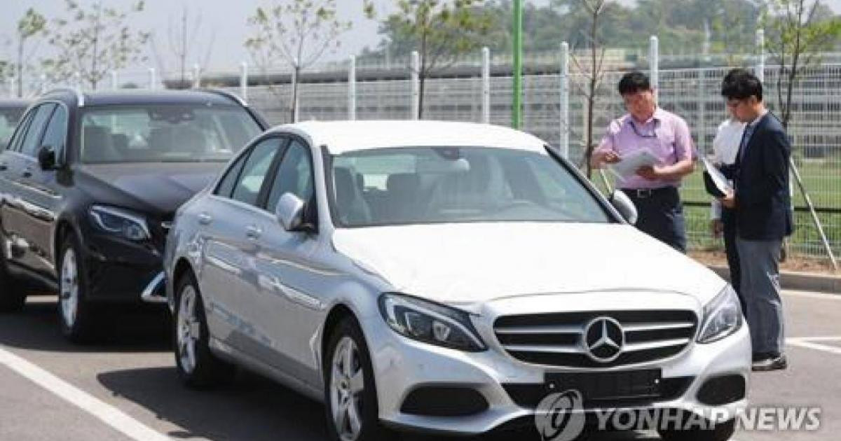 Mercedes-Benz bị phạt 16,9 triệu USD do gian lận khí thải