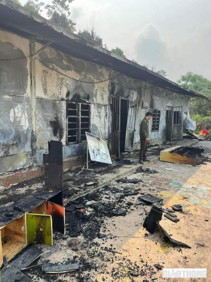 Kindergarten in Yen Bai burned down after a big explosion