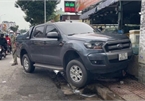 Xe bán tải tông liên hoàn nhiều xe máy ở TP.HCM, 4 người trọng thương