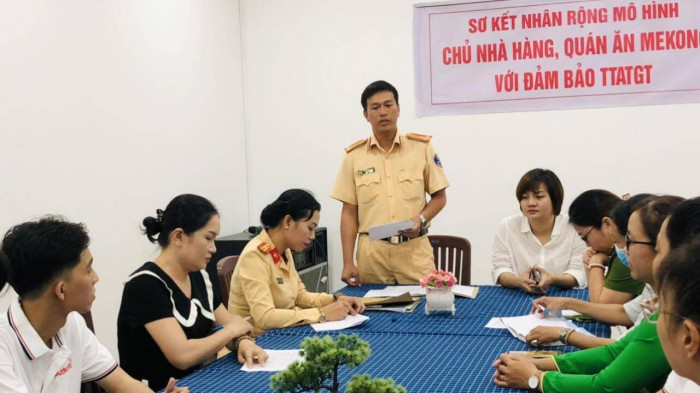 Một nhà hàng ở Long An tậu 5 ô tô, mô tô đưa khách về nhà sau bữa nhậu 2