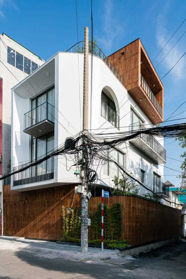 Thiết kế thông minh cho căn nhà hẹp trong hẻm ở Sài Gòn - 3