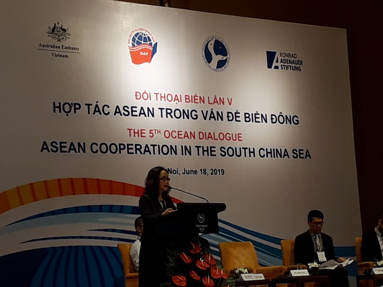 Regional experts at the 5th Ocean Dialogue held in Hanoi on June 18. Photo: Hanoitimes