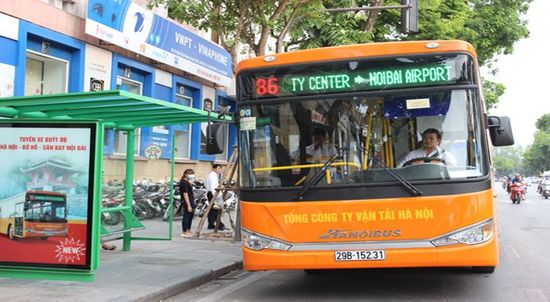 Buses to remain Hanoi's mainstream public transport in next 20 years