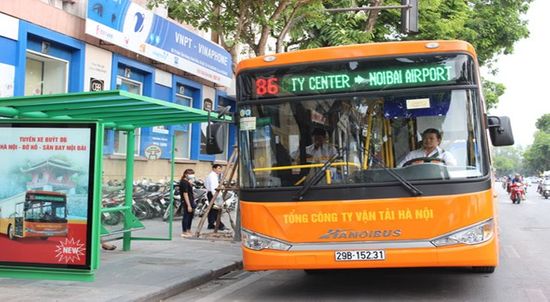 Buses to remain Hanoi's mainstream public transport for another 20 years. Photo: Internet