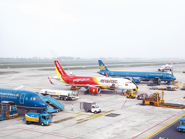 The rapid growth in Vietnam's aviation market leads to a shortage of qualified manpower. Photo by Duc Thanh/Baodautu.