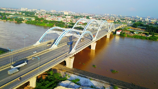 Seven artery bridges connecting traffic in Hanoi