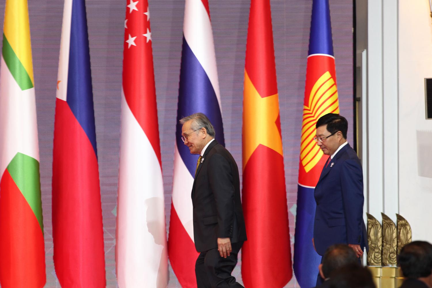 Vietnamese Minister of Foreign Affairs Pham Binh Minh and his Thai counterpart. Photo: Bangkokpost
