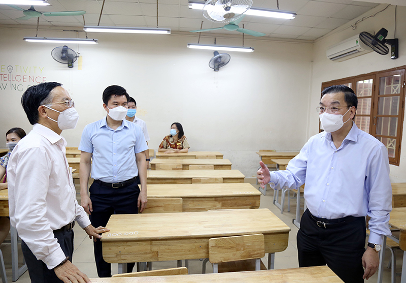 Chủ tịch Hà Nội kiểm tra công tác chuẩn bị thi vào lớp 10