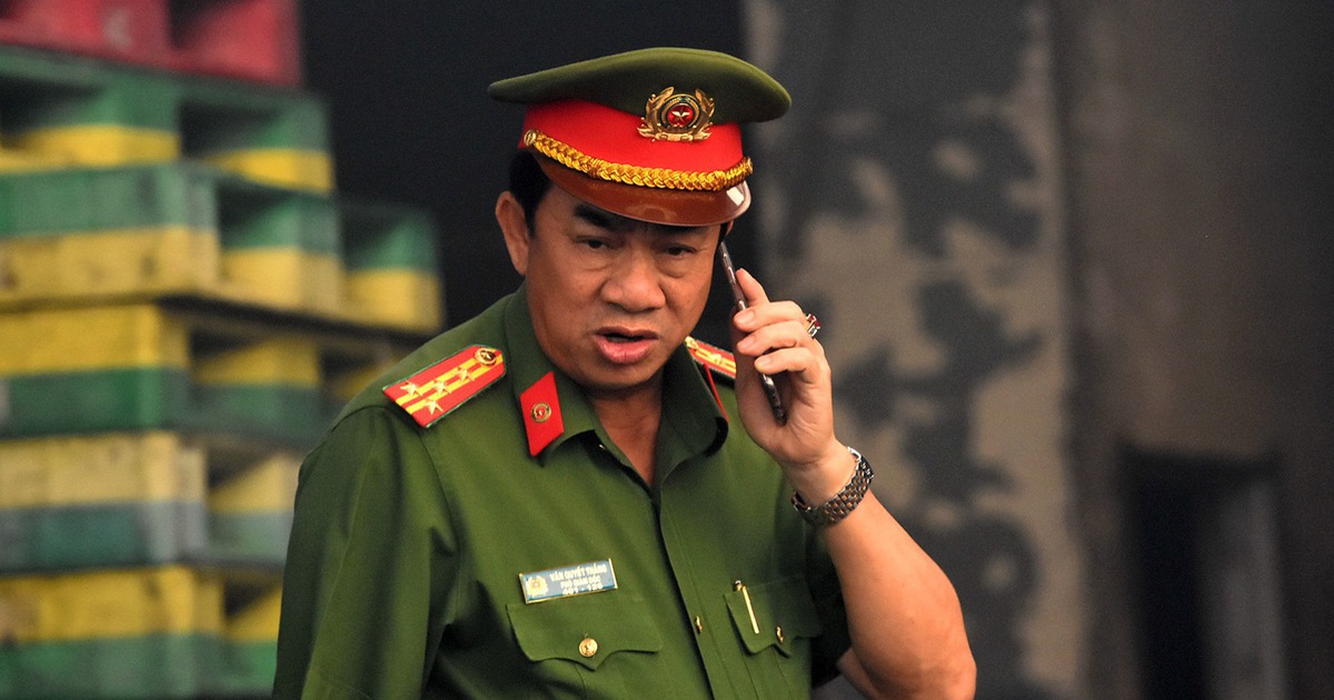 Nghe VietNamNet: Cách chức giám đốc, giao phó giám đốc phụ trách Công an Đồng Nai