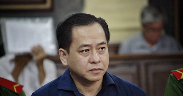 Nghe VietNamNet: Xử 2 người lừa làm quốc tịch Mỹ cho Vũ 'nhôm'