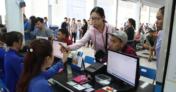 Nghe VietNamNet: Bị 'tuýt còi', Đường sắt Sài Gòn tạm dừng bán vé tàu giảm giá 50%