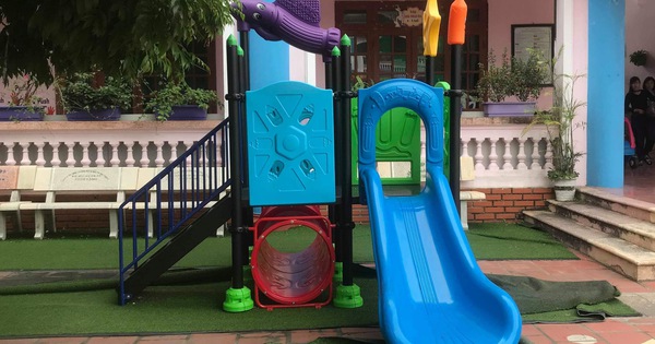 Nghe VietNamNet: Đình chỉ 3 cô giáo vụ học sinh mầm non tử vong do kẹt cầu trượt