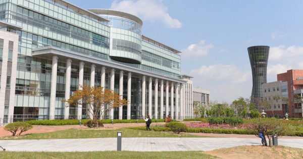 Nghe VietNamNet: Du học sinh ở Hàn Quốc sẽ bị truy nã, ở tù vì bỏ học làm chui