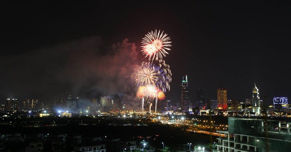 Nghe VietNamNet: Chính phủ đồng ý TP.HCM bắn pháo hoa 3 điểm dịp Tết dương lịch