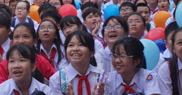 Nghe VietNamNet: Học sinh TP.HCM nghỉ Tết Nguyên đán 15 - 16 ngày