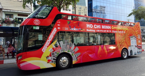 Nghe VietNamNet: Từ 15-1, TP.HCM sẽ có xe buýt hai tầng mui trần chở khách du lịch