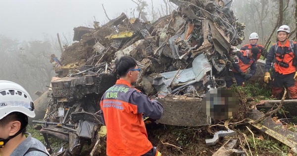 Nghe VietNamNet: Tổng tham mưu trưởng quân đội Đài Loan thiệt mạng do tai nạn máy bay