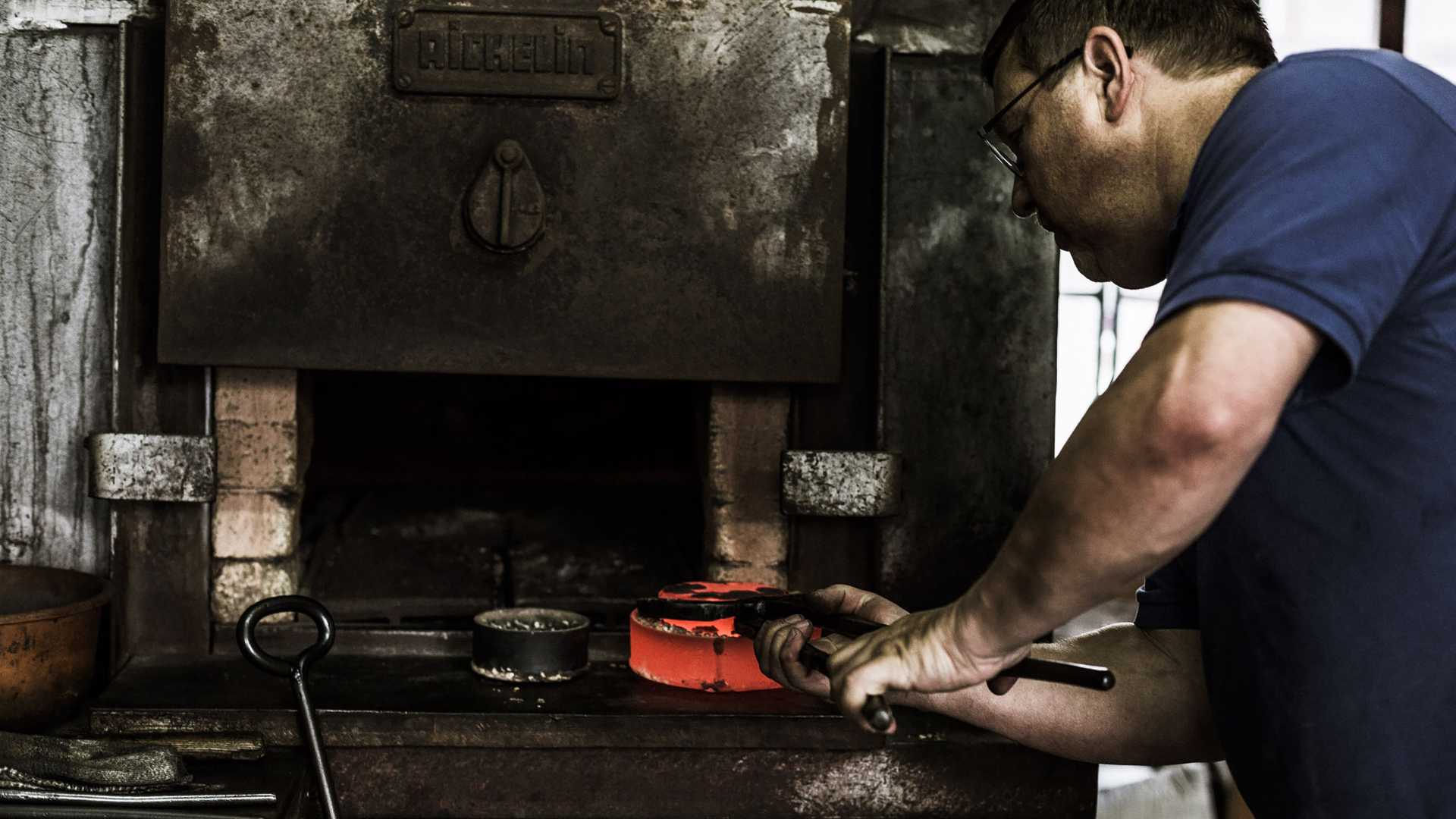 10 điều về huy hiệu Bugatti mà bạn chưa biết