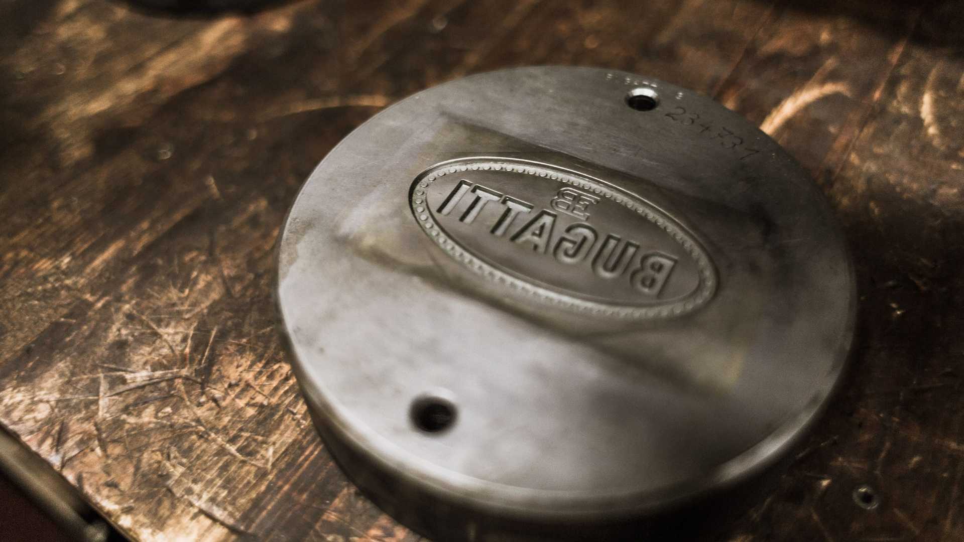 10 điều về huy hiệu Bugatti mà bạn chưa biết