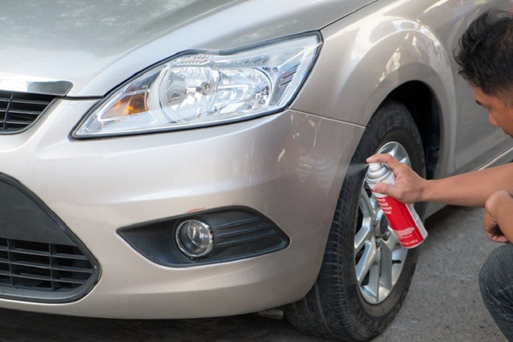 Xử lý chi tiết nhựa xuống màu