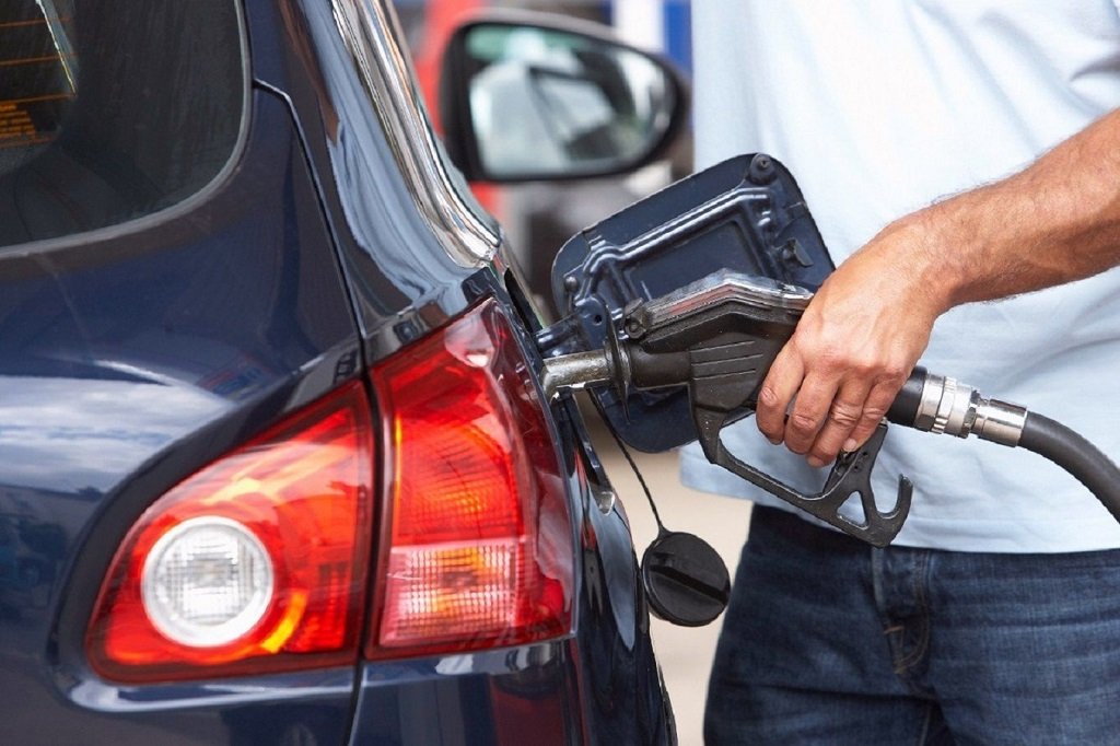 nước có trong bình xăng