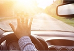 Những cách giảm thiểu chói mắt vì nắng khi lái xe