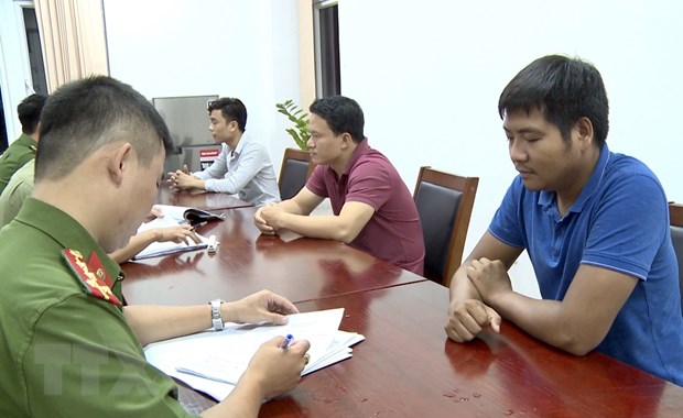 Triệt phá nhóm dụ người dùng Facebook nhấn link giả lừa đảo 46 tỷ đồng