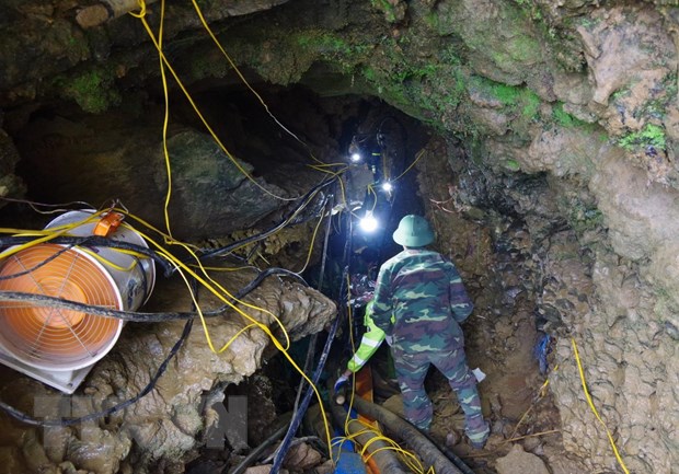 Da tim thay thi the nan nhan mac ket trong hang da tai Lao Cai hinh anh 1