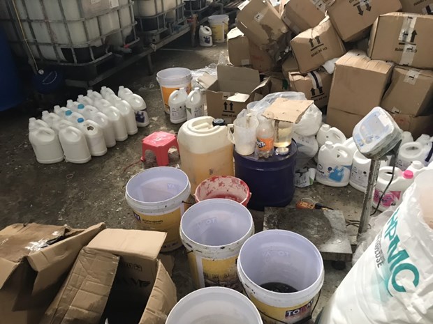 Phat hien co so san xuat nuoc giat nghi gia nhan hieu D-nee, Comfort hinh anh 4