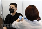 Tin giả khiến nhiều người trẻ Nhật Bản không tin vào vắc xin Covid-19