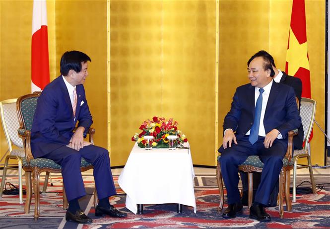 PM Nguyen Xuan Phuc receives Governor of Chiba prefecture Morita Kensaku (Photo: VNA)