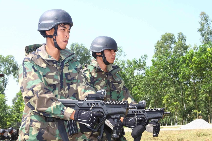 Vietnamese Naval Infantry Force is a well-trained combatant force which always stand ready for any circumstances (Photo: VNA) 