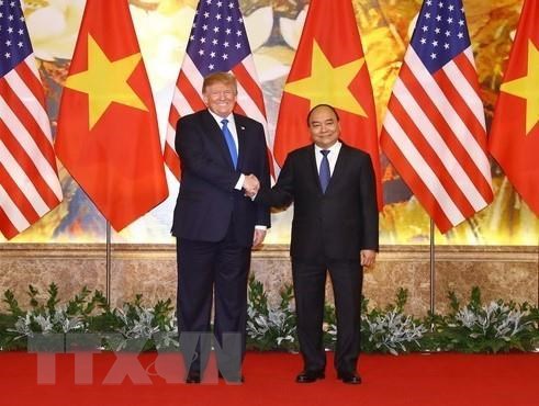 Prime Minister Nguyen Xuan Phuc meets US President Donald Trump while he was in Hanoi for the second US-DPRK Summit, February 27, 2019 (Photo: VNA)