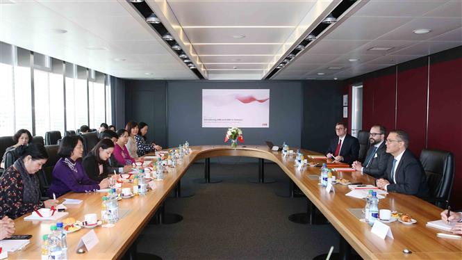 Vice President Dang Thi Ngoc Thinh holds a working session with ABB Group, Zurich, July 4 (Photo: VNA)