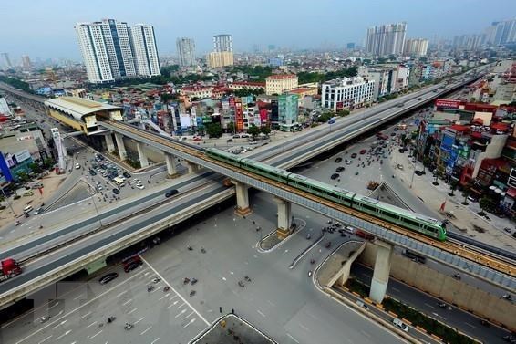 Four-storey interchange of Khuat Duy Tien – Nguyen Xien – Nguyen Trai in Thanh Xuan district creates a new face for the city and helps ease traffic jam (Photo: VNA)