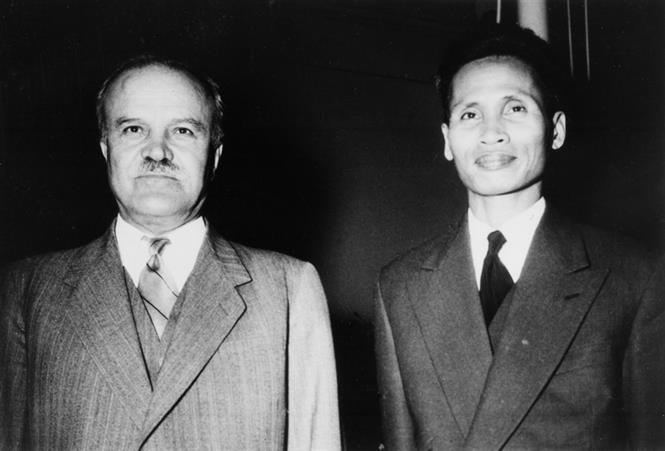Deputy Prime Minister Pham Van Dong (R) and Foreign Minister of Soviet Union Vyacheslav Molotov (L) at the opening ceremony of the Geneva Conference, May 8, 1954 (Photo: VNA)
