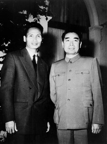 Deputy Prime Minister Pham Van Dong (L) and Chinese Premier Zhou Enlai (R) at the opening ceremony of the Geneva Conference, May 8, 1954 (Photo: VNA)