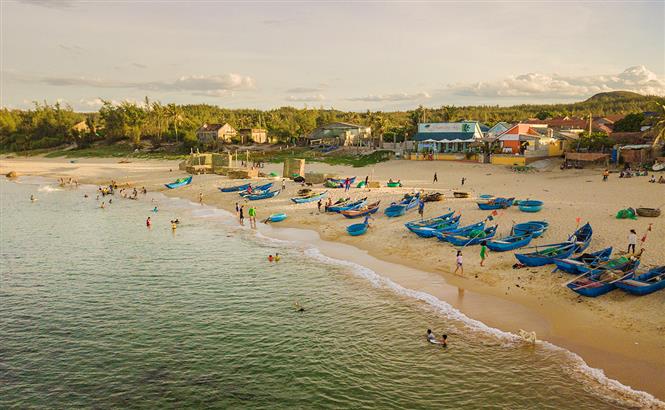 An Hai fishing village is a small village in Tuy An district, Phu Yen province, where locals rely solely on the ocean for livelihoods (Photo: VNA)