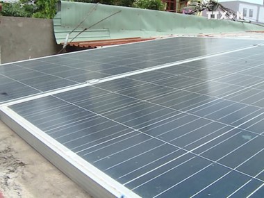Rooftop solar panels grab more attention